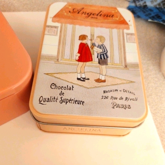 Cute pink tin boxes for decor